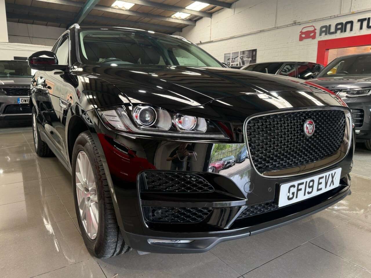 2019 JAGUAR F-PACE 2019 JAGUAR F-PACE