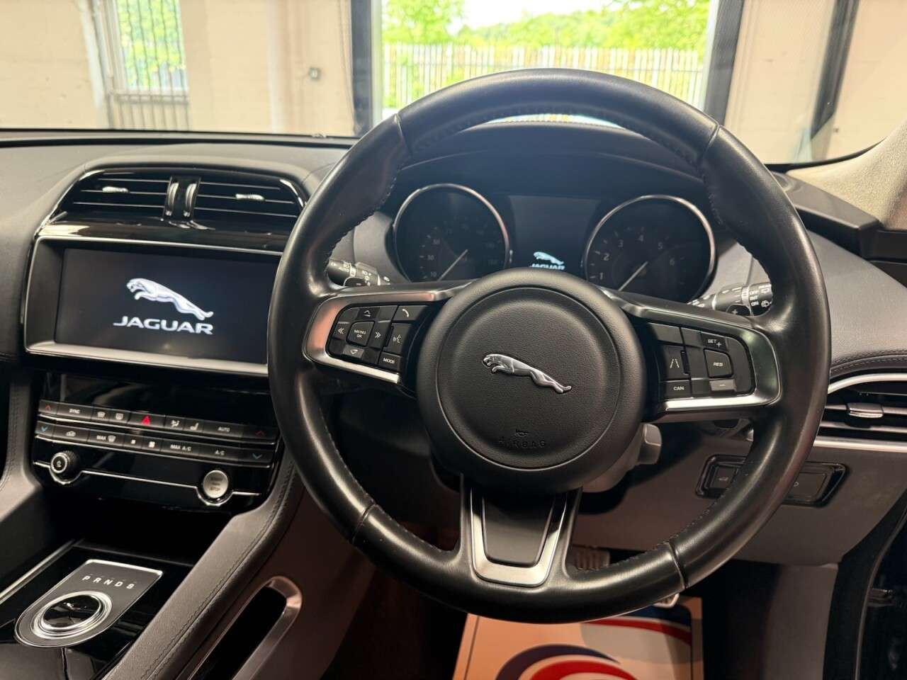 2019 JAGUAR F-PACE 2019 JAGUAR F-PACE