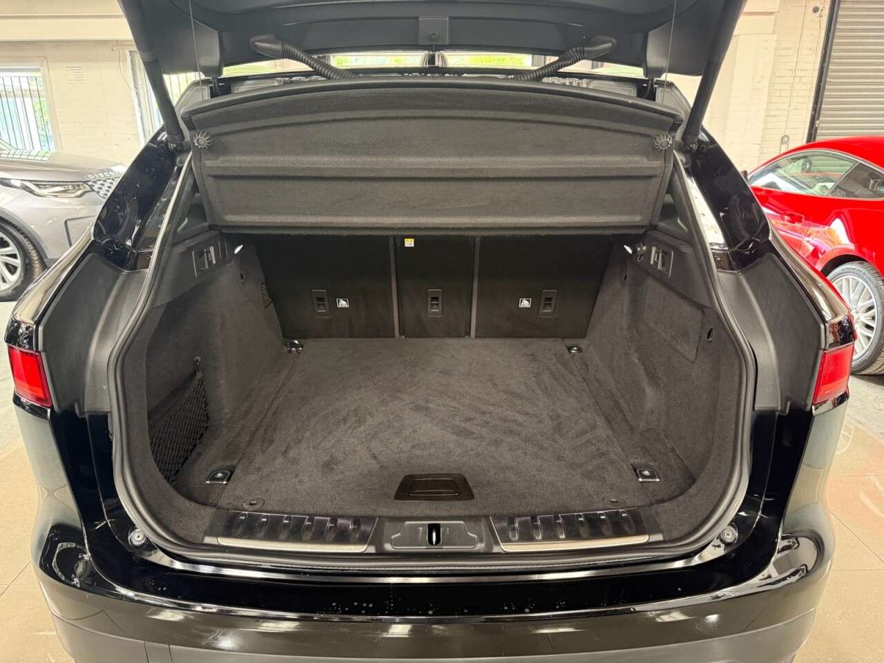 2019 JAGUAR F-PACE 2019 JAGUAR F-PACE