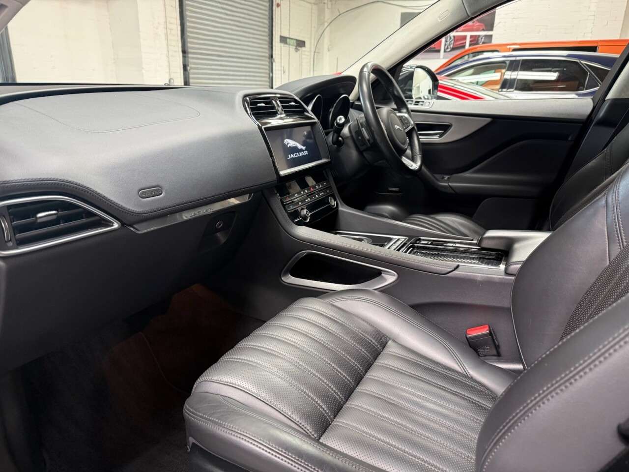 2019 JAGUAR F-PACE 2019 JAGUAR F-PACE