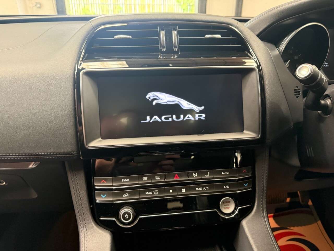 2019 JAGUAR F-PACE 2019 JAGUAR F-PACE