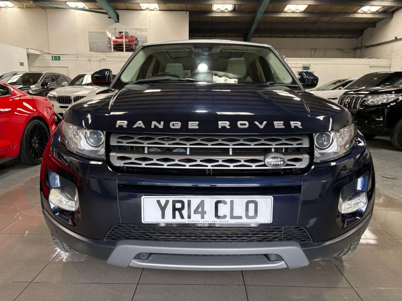 A 2014 LAND ROVER RANGE ROVER EVOQUE 2.2 SD4 Prestige SUV 5dr Diesel Auto 4WD Euro 5 (s/s) (190 ps) A 2014 LAND ROVER RANGE ROVER EVOQUE 2.2 SD4 Prestige SUV 5dr Diesel Auto 4WD Euro 5 (s/s) (190 ps)
