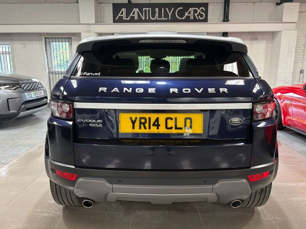A 2014 LAND ROVER RANGE ROVER EVOQUE 2.2 SD4 Prestige SUV 5dr Diesel Auto 4WD Euro 5 (s/s) (190 ps) A 2014 LAND ROVER RANGE ROVER EVOQUE 2.2 SD4 Prestige SUV 5dr Diesel Auto 4WD Euro 5 (s/s) (190 ps)