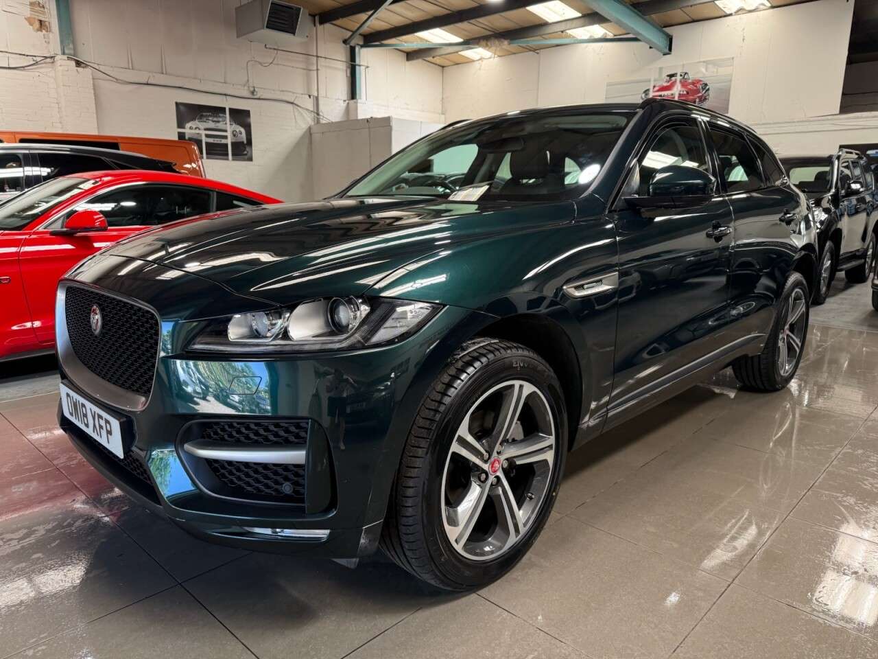 A 2018 JAGUAR F-PACE 2.0 P250i R-Sport SUV 5dr Petrol Auto AWD Euro 6 (s/s) (250 ps) A 2018 JAGUAR F-PACE 2.0 P250i R-Sport SUV 5dr Petrol Auto AWD Euro 6 (s/s) (250 ps)