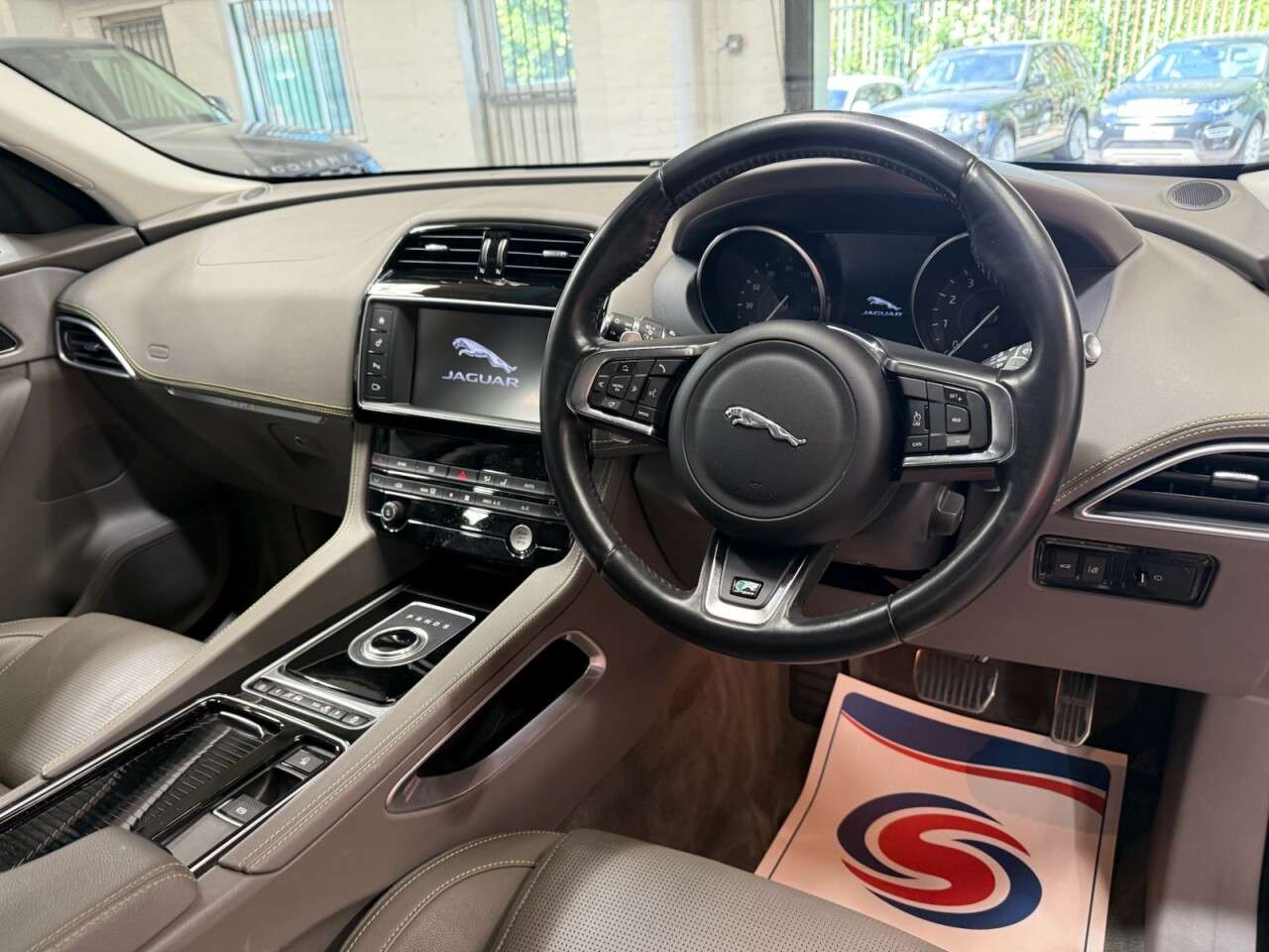 2018 JAGUAR F-PACE 2018 JAGUAR F-PACE