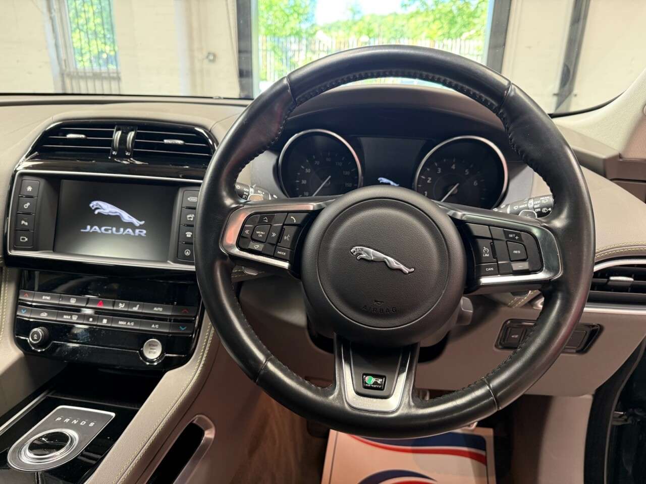 2018 JAGUAR F-PACE 2018 JAGUAR F-PACE