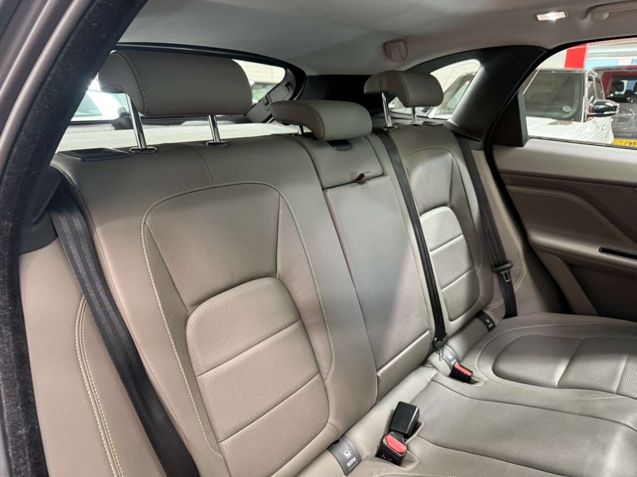 2018 JAGUAR F-PACE 2018 JAGUAR F-PACE