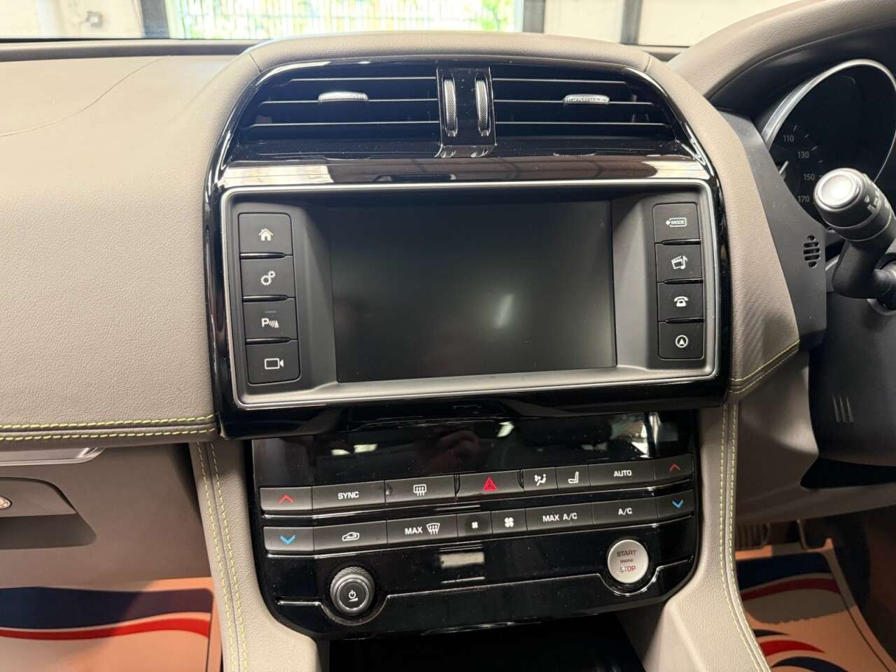 2018 JAGUAR F-PACE 2018 JAGUAR F-PACE