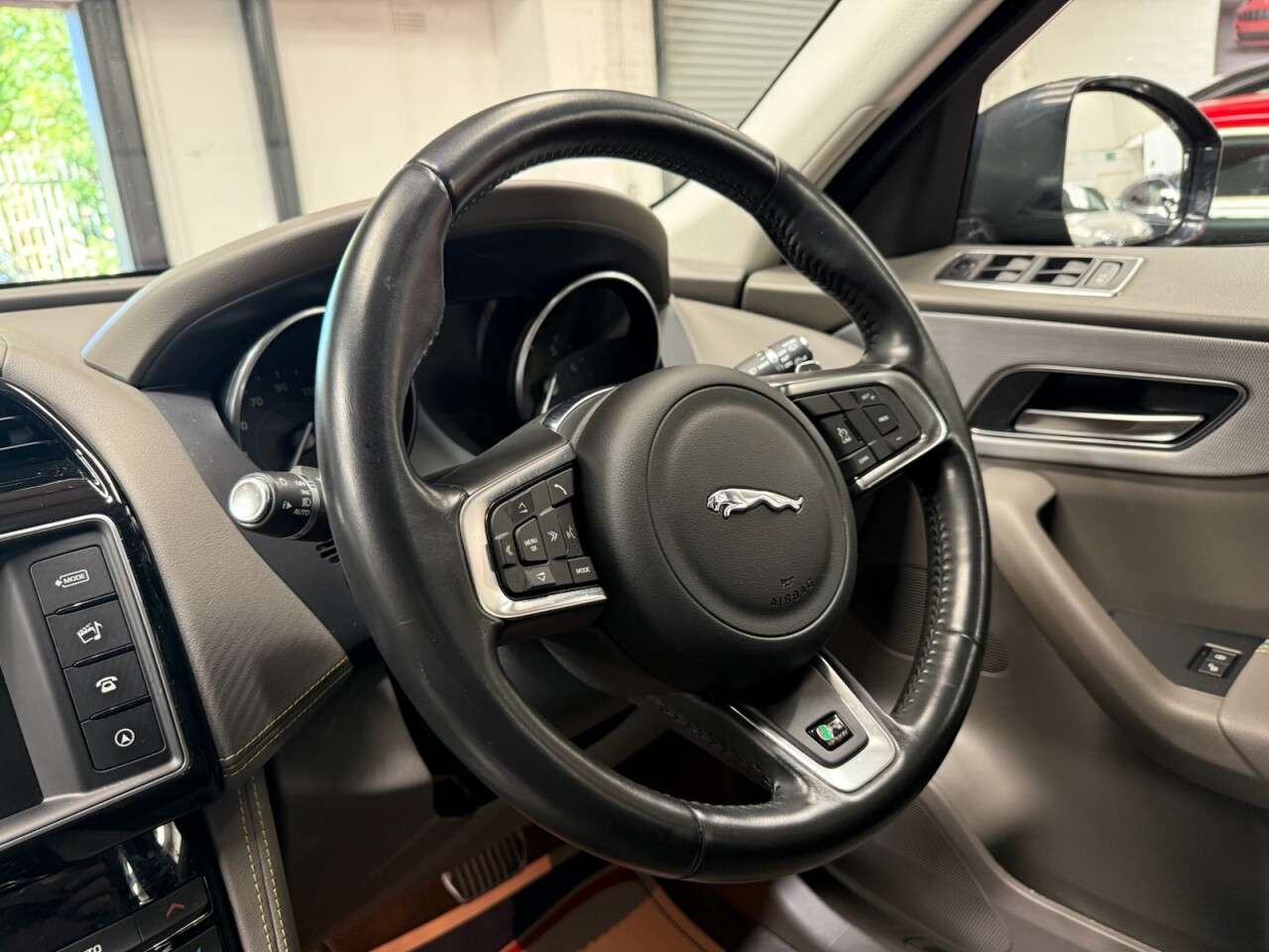 2018 JAGUAR F-PACE 2018 JAGUAR F-PACE