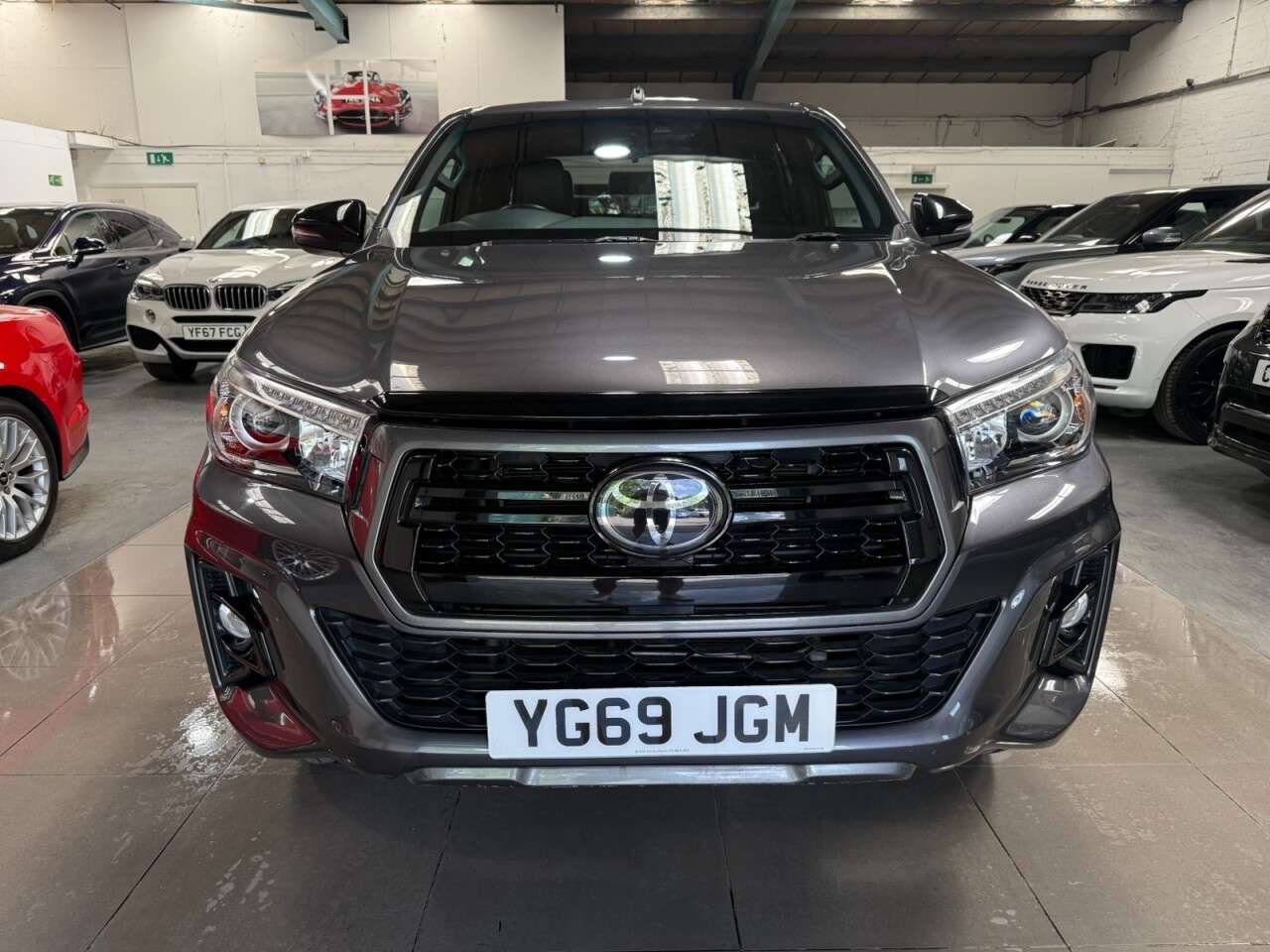 A 2020 TOYOTA HI-LUX 2.4 D-4D Invincible X Pickup Double Cab 4dr Diesel Auto 4WD Euro 6 (s/s) (T A 2020 TOYOTA HI-LUX 2.4 D-4D Invincible X Pickup Double Cab 4dr Diesel Auto 4WD Euro 6 (s/s) (T