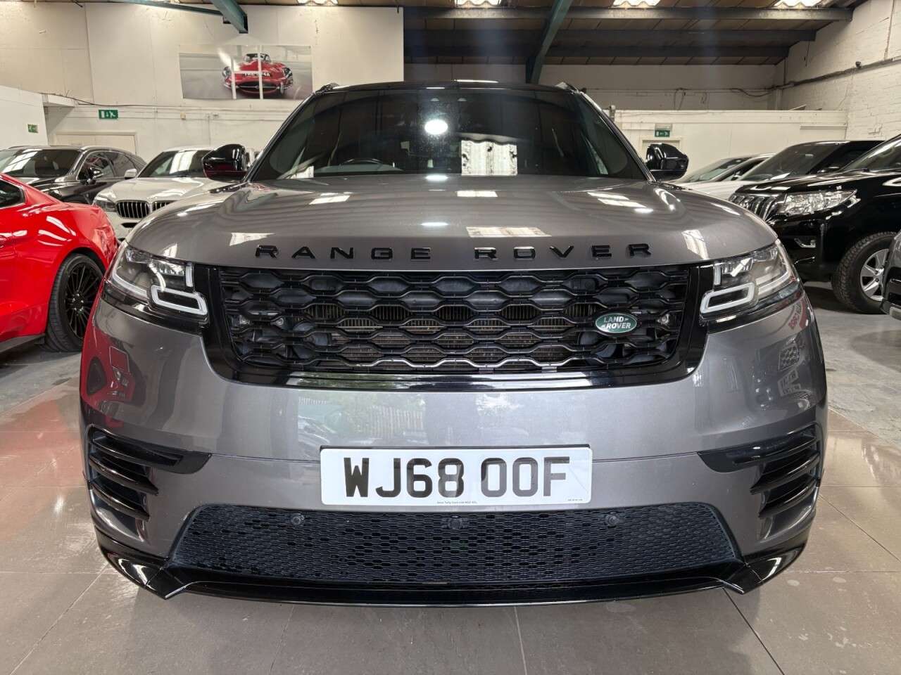 A 2018 LAND ROVER RANGE ROVER VELAR 3.0 SD6 V6 R-Dynamic SE SUV 5dr Diesel Auto 4WD Euro 6 (s/s) (300 ps) A 2018 LAND ROVER RANGE ROVER VELAR 3.0 SD6 V6 R-Dynamic SE SUV 5dr Diesel Auto 4WD Euro 6 (s/s) (300 ps)