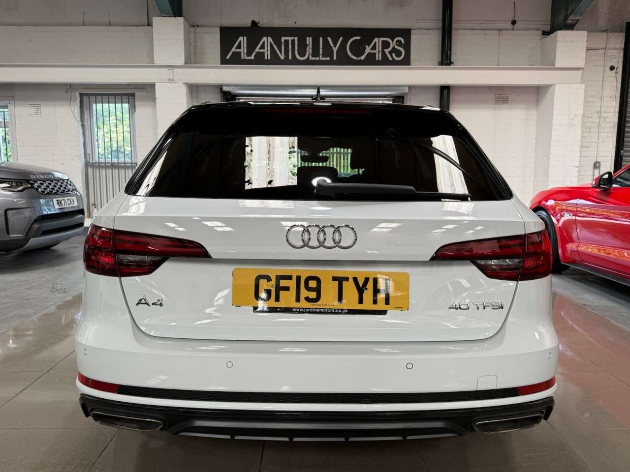 A 2019 AUDI A4 AVANT 2.0 TFSI 40 Black Edition Estate 5dr Petrol S Tronic Euro 6 (s/s) (190 ps) A 2019 AUDI A4 AVANT 2.0 TFSI 40 Black Edition Estate 5dr Petrol S Tronic Euro 6 (s/s) (190 ps)