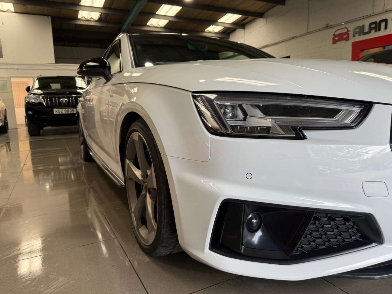 2019 AUDI A4 AVANT 2019 AUDI A4 AVANT