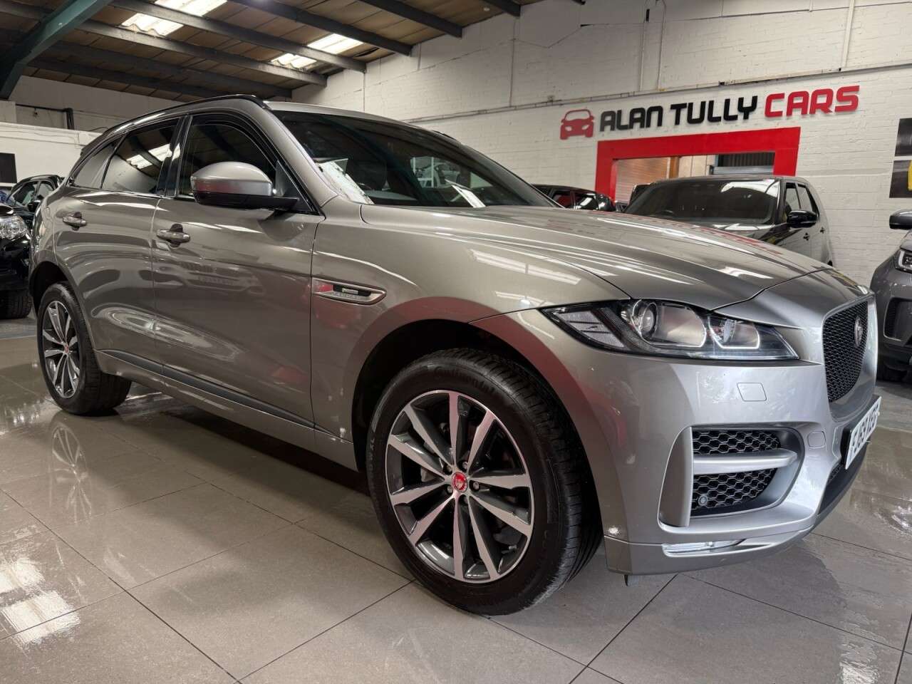 A 2019 JAGUAR F-PACE 2.0 P250i R-Sport SUV 5dr Petrol Auto AWD Euro 6 (s/s) (250 ps) A 2019 JAGUAR F-PACE 2.0 P250i R-Sport SUV 5dr Petrol Auto AWD Euro 6 (s/s) (250 ps)