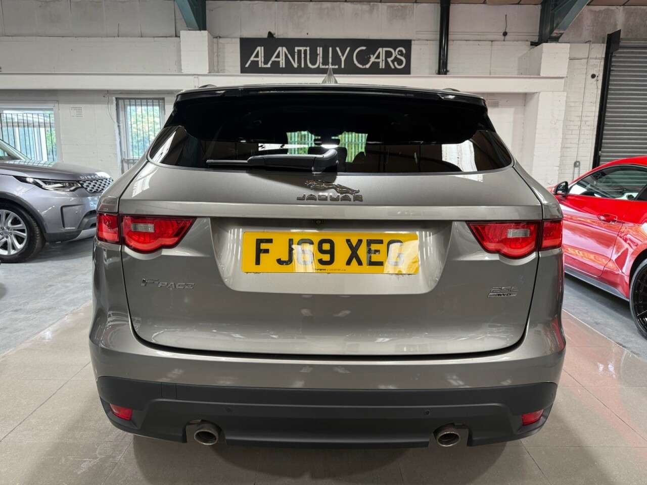 A 2019 JAGUAR F-PACE 2.0 P250i R-Sport SUV 5dr Petrol Auto AWD Euro 6 (s/s) (250 ps) A 2019 JAGUAR F-PACE 2.0 P250i R-Sport SUV 5dr Petrol Auto AWD Euro 6 (s/s) (250 ps)