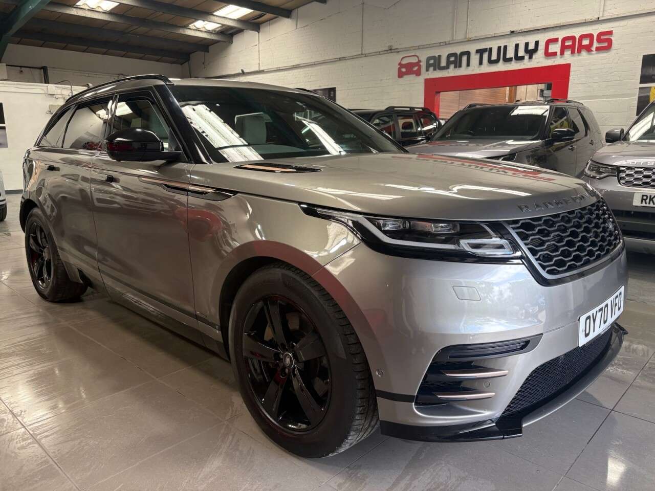 A 2020 LAND ROVER RANGE ROVER VELAR 3.0 D300 R-Dynamic HSE SUV 5dr Diesel Auto 4WD Euro 6 (s/s) (300 ps) A 2020 LAND ROVER RANGE ROVER VELAR 3.0 D300 R-Dynamic HSE SUV 5dr Diesel Auto 4WD Euro 6 (s/s) (300 ps)