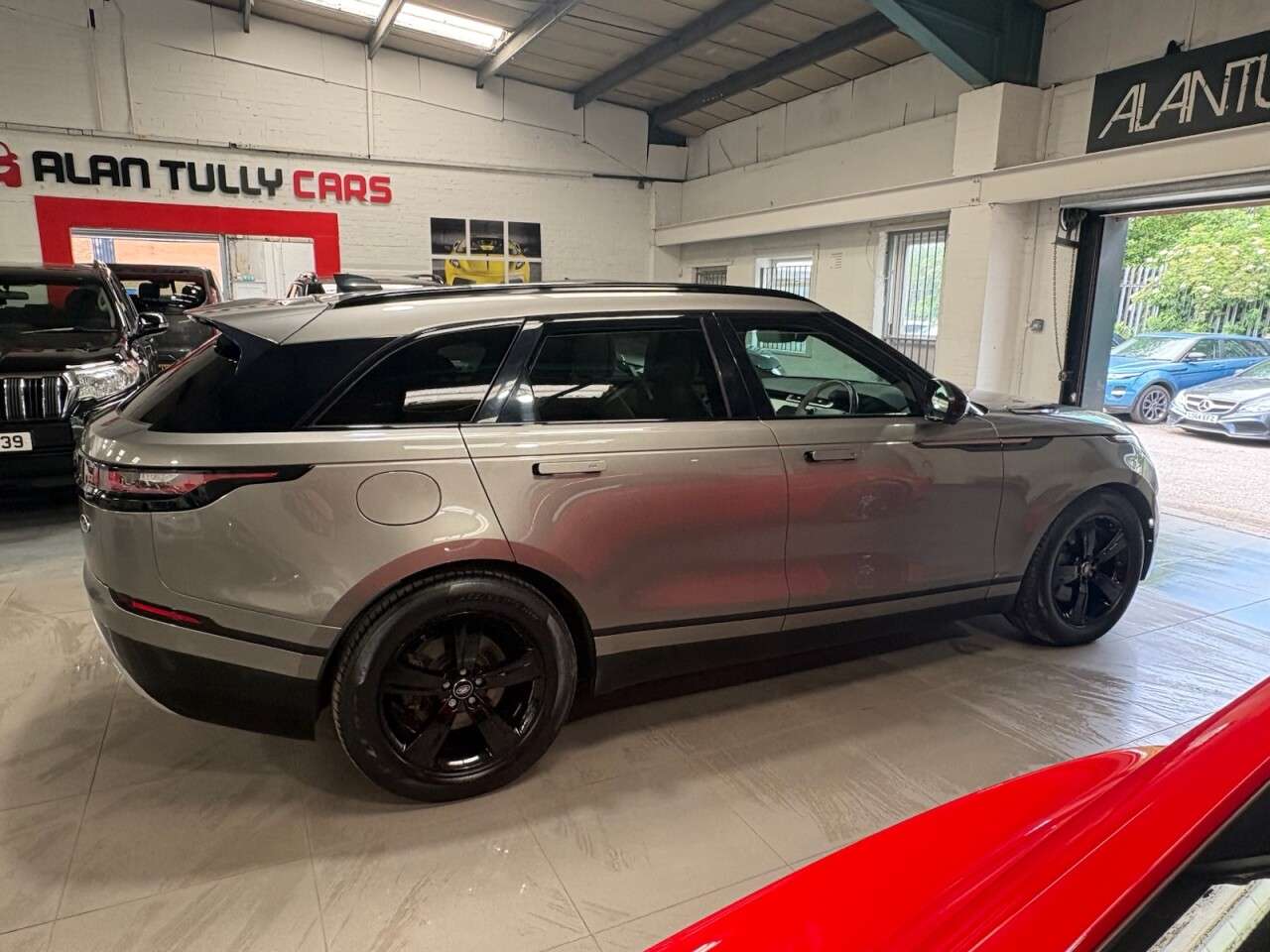 2020 LAND ROVER RANGE ROVER VELAR 2020 LAND ROVER RANGE ROVER VELAR