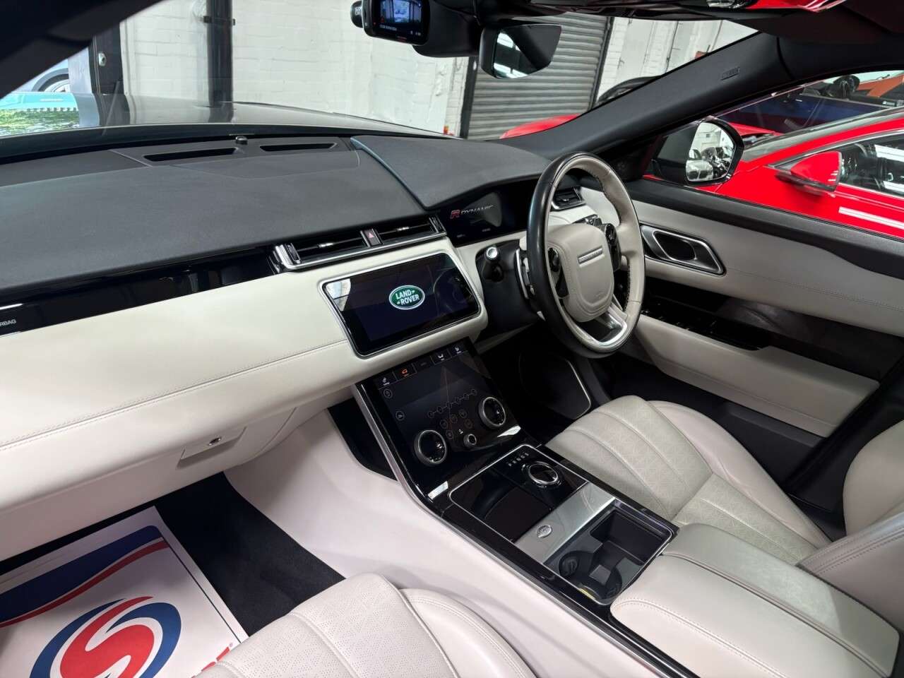 2020 LAND ROVER RANGE ROVER VELAR 2020 LAND ROVER RANGE ROVER VELAR