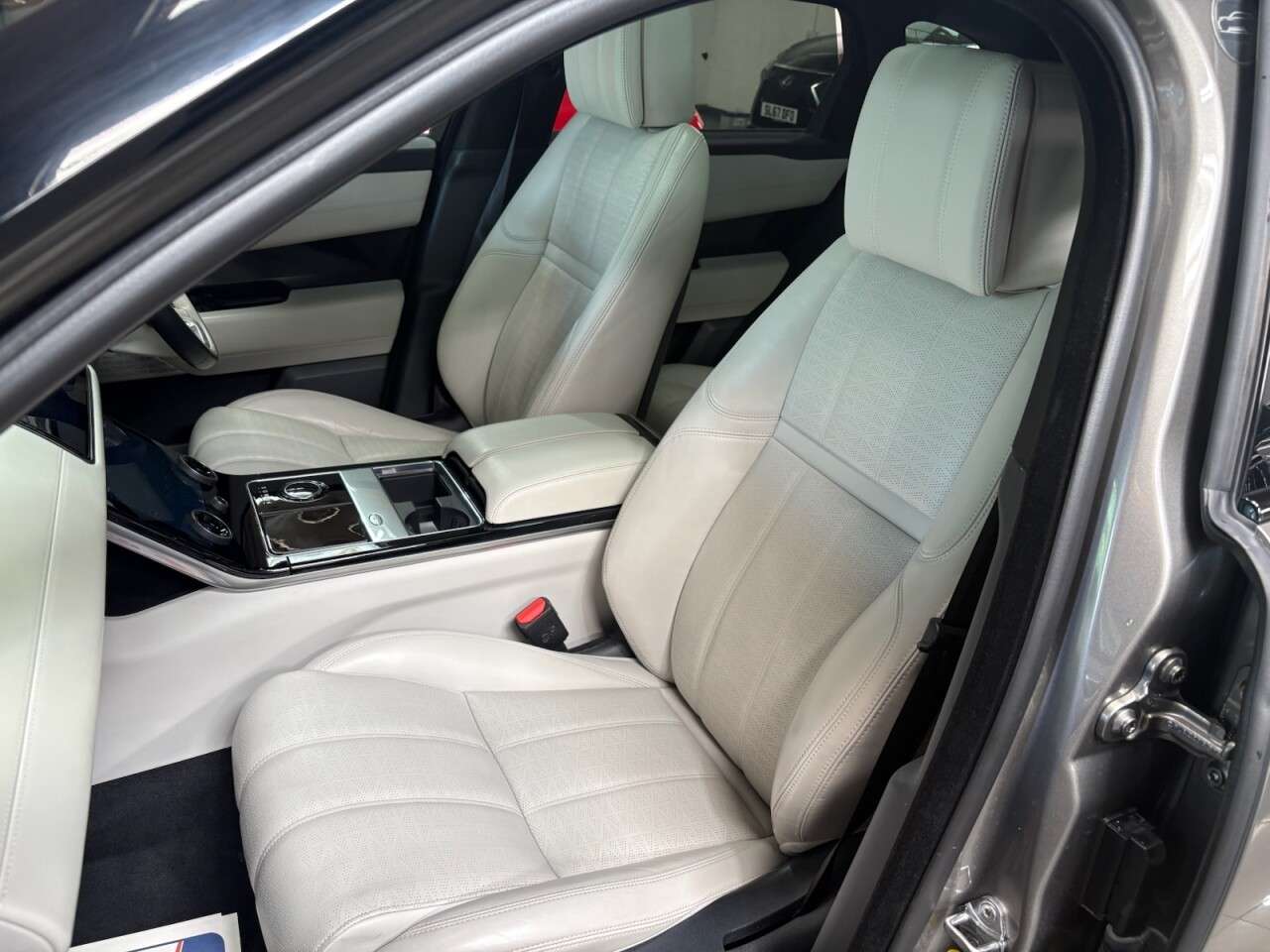 2020 LAND ROVER RANGE ROVER VELAR 2020 LAND ROVER RANGE ROVER VELAR