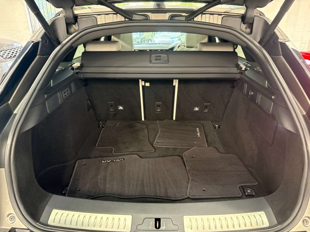 2020 LAND ROVER RANGE ROVER VELAR 2020 LAND ROVER RANGE ROVER VELAR