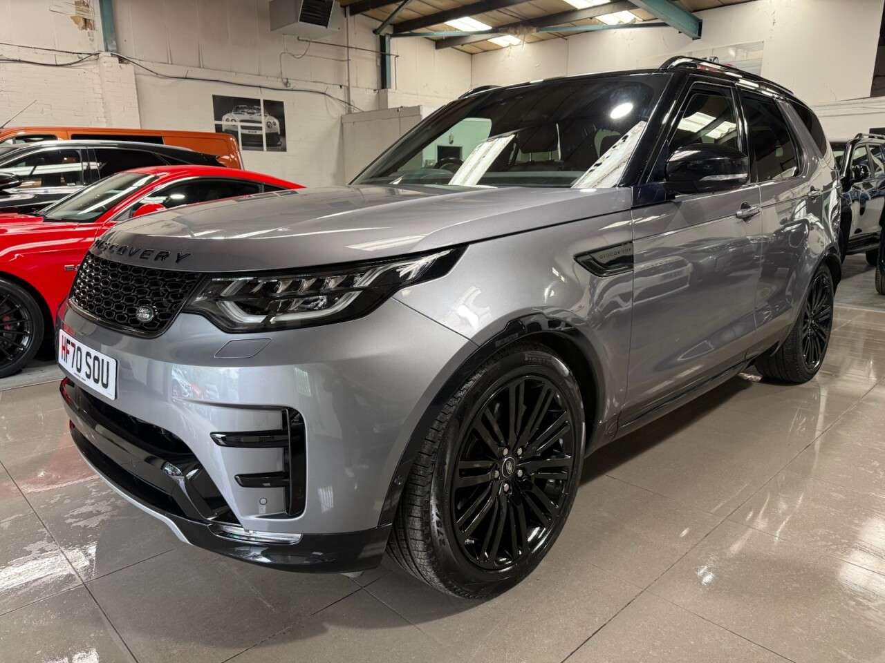 A 2020 LAND ROVER DISCOVERY 3.0 SD V6 Landmark Edition SUV 5dr Diesel Auto 4WD Euro 6 (s/s) (306 ps) A 2020 LAND ROVER DISCOVERY 3.0 SD V6 Landmark Edition SUV 5dr Diesel Auto 4WD Euro 6 (s/s) (306 ps)