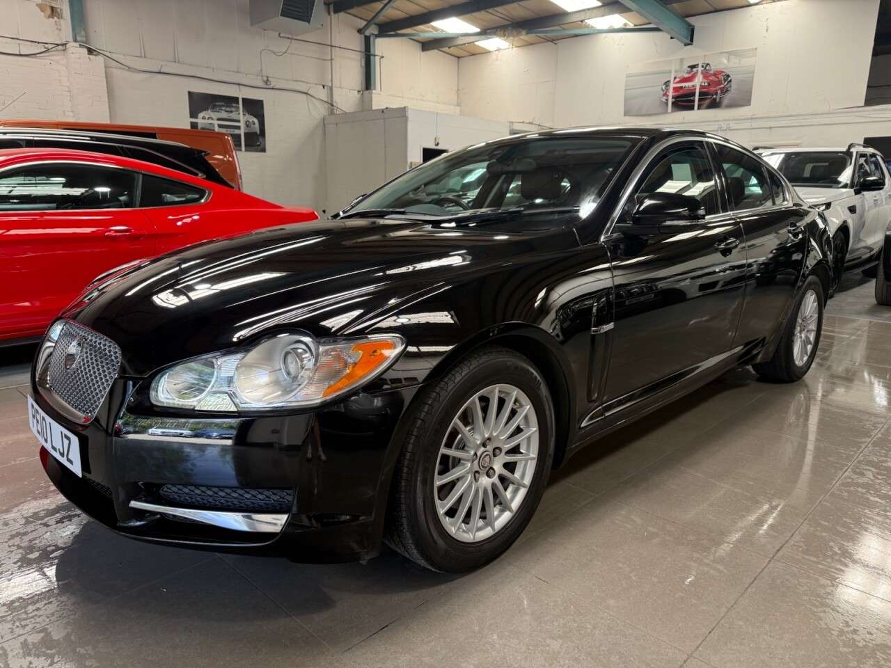 A 2010 JAGUAR XF 3.0 V6 Luxury Saloon 4dr Petrol Auto Euro 4 (238 ps) A 2010 JAGUAR XF 3.0 V6 Luxury Saloon 4dr Petrol Auto Euro 4 (238 ps)