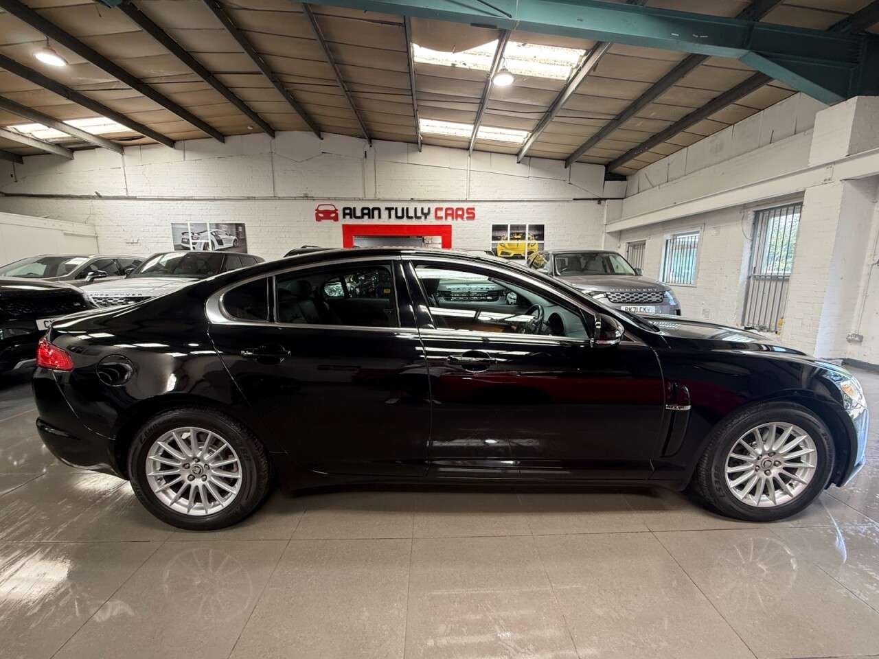 2010 JAGUAR XF 2010 JAGUAR XF