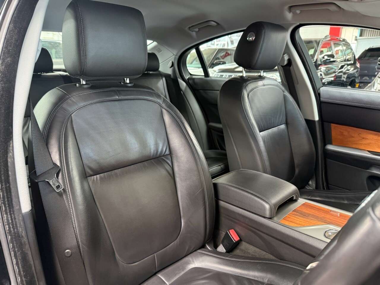 2010 JAGUAR XF 2010 JAGUAR XF