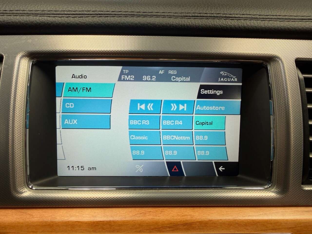 2010 JAGUAR XF 2010 JAGUAR XF