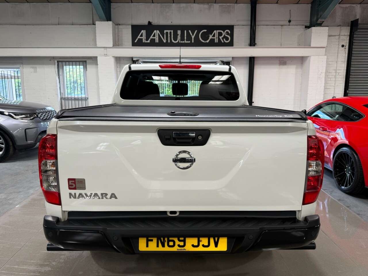 A 2019 NISSAN NAVARA 2.3 dCi N-Guard Pickup Double Cab 4dr Diesel Auto 4WD Euro 6 (190 ps) A 2019 NISSAN NAVARA 2.3 dCi N-Guard Pickup Double Cab 4dr Diesel Auto 4WD Euro 6 (190 ps)