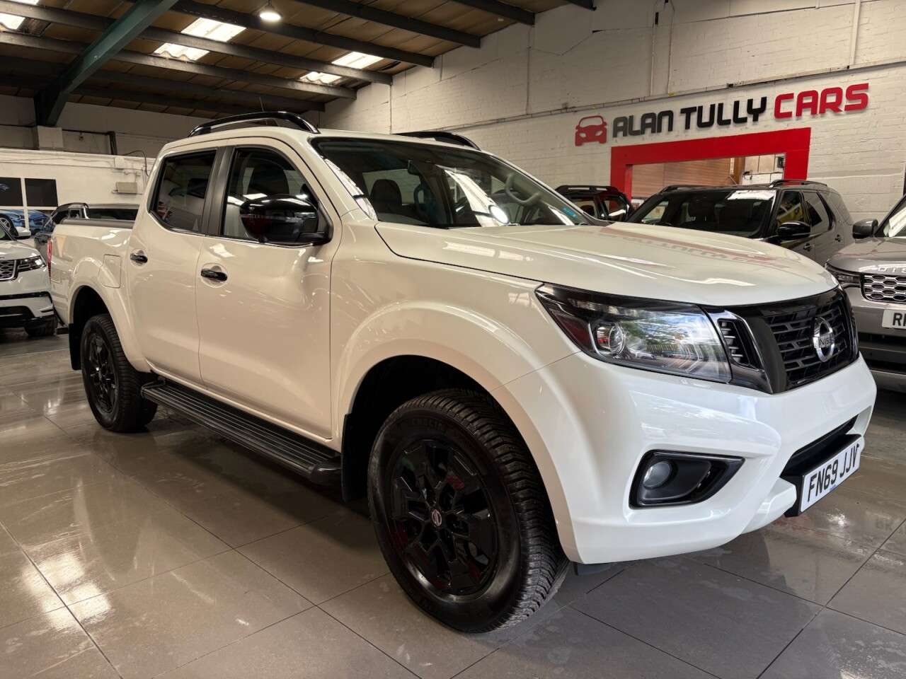 A 2019 NISSAN NAVARA 2.3 dCi N-Guard Pickup Double Cab 4dr Diesel Auto 4WD Euro 6 (190 ps) A 2019 NISSAN NAVARA 2.3 dCi N-Guard Pickup Double Cab 4dr Diesel Auto 4WD Euro 6 (190 ps)