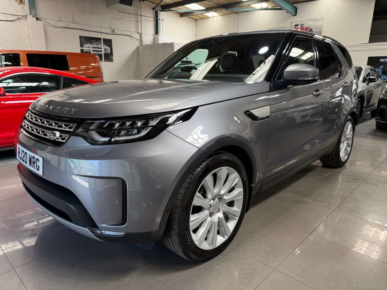 A 2020 LAND ROVER DISCOVERY 3.0 SD V6 HSE SUV 5dr Diesel Auto 4WD Euro 6 (s/s) (306 ps) A 2020 LAND ROVER DISCOVERY 3.0 SD V6 HSE SUV 5dr Diesel Auto 4WD Euro 6 (s/s) (306 ps)