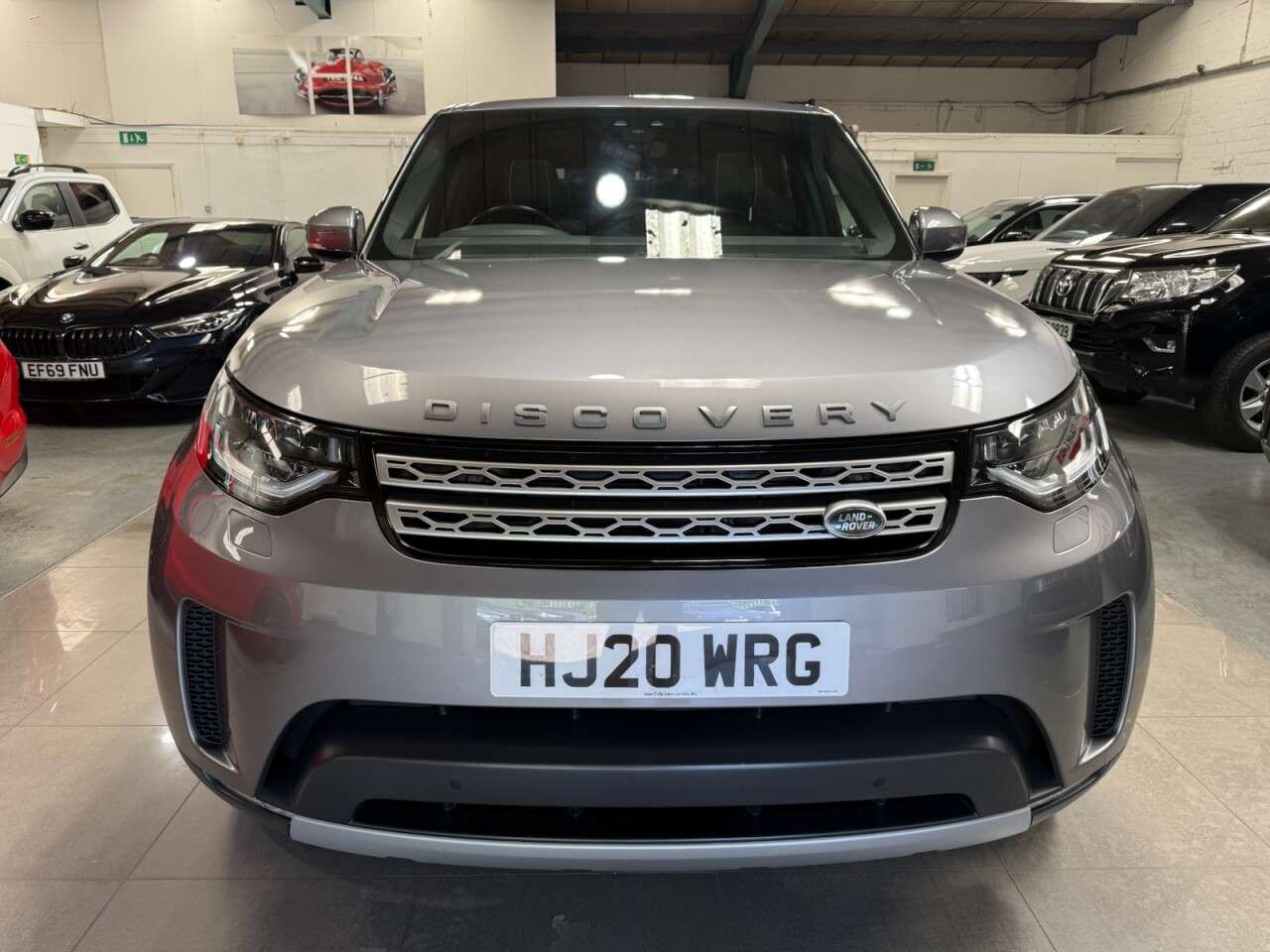 A 2020 LAND ROVER DISCOVERY 3.0 SD V6 HSE SUV 5dr Diesel Auto 4WD Euro 6 (s/s) (306 ps) A 2020 LAND ROVER DISCOVERY 3.0 SD V6 HSE SUV 5dr Diesel Auto 4WD Euro 6 (s/s) (306 ps)