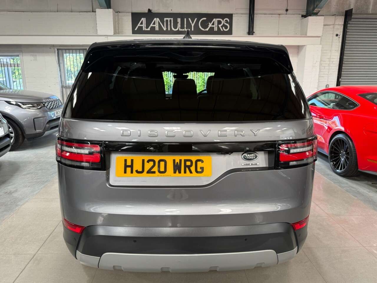 A 2020 LAND ROVER DISCOVERY 3.0 SD V6 HSE SUV 5dr Diesel Auto 4WD Euro 6 (s/s) (306 ps) A 2020 LAND ROVER DISCOVERY 3.0 SD V6 HSE SUV 5dr Diesel Auto 4WD Euro 6 (s/s) (306 ps)