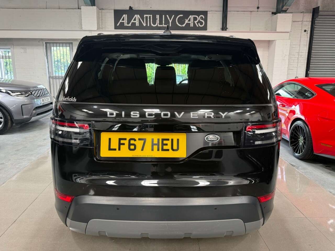 A 2017 LAND ROVER DISCOVERY 3.0 TD V6 SE SUV 5dr Diesel Auto 4WD Euro 6 (s/s) (258 ps) A 2017 LAND ROVER DISCOVERY 3.0 TD V6 SE SUV 5dr Diesel Auto 4WD Euro 6 (s/s) (258 ps)