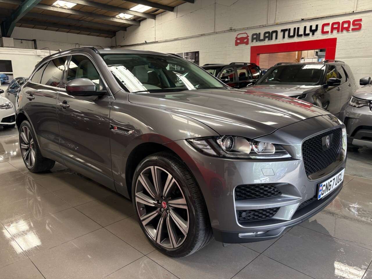 A 2017 JAGUAR F-PACE 2.0 P250i Portfolio SUV 5dr Petrol Auto AWD Euro 6 (s/s) (250 ps) A 2017 JAGUAR F-PACE 2.0 P250i Portfolio SUV 5dr Petrol Auto AWD Euro 6 (s/s) (250 ps)