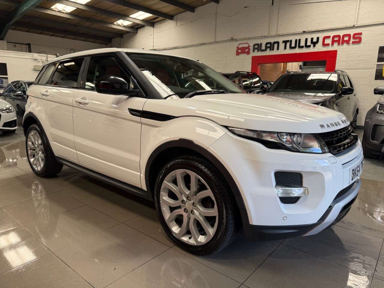 A 2014 LAND ROVER RANGE ROVER EVOQUE 2.2 SD4 Dynamic SUV 5dr Diesel Manual 4WD Euro 5 (s/s) (190 ps) A 2014 LAND ROVER RANGE ROVER EVOQUE 2.2 SD4 Dynamic SUV 5dr Diesel Manual 4WD Euro 5 (s/s) (190 ps)
