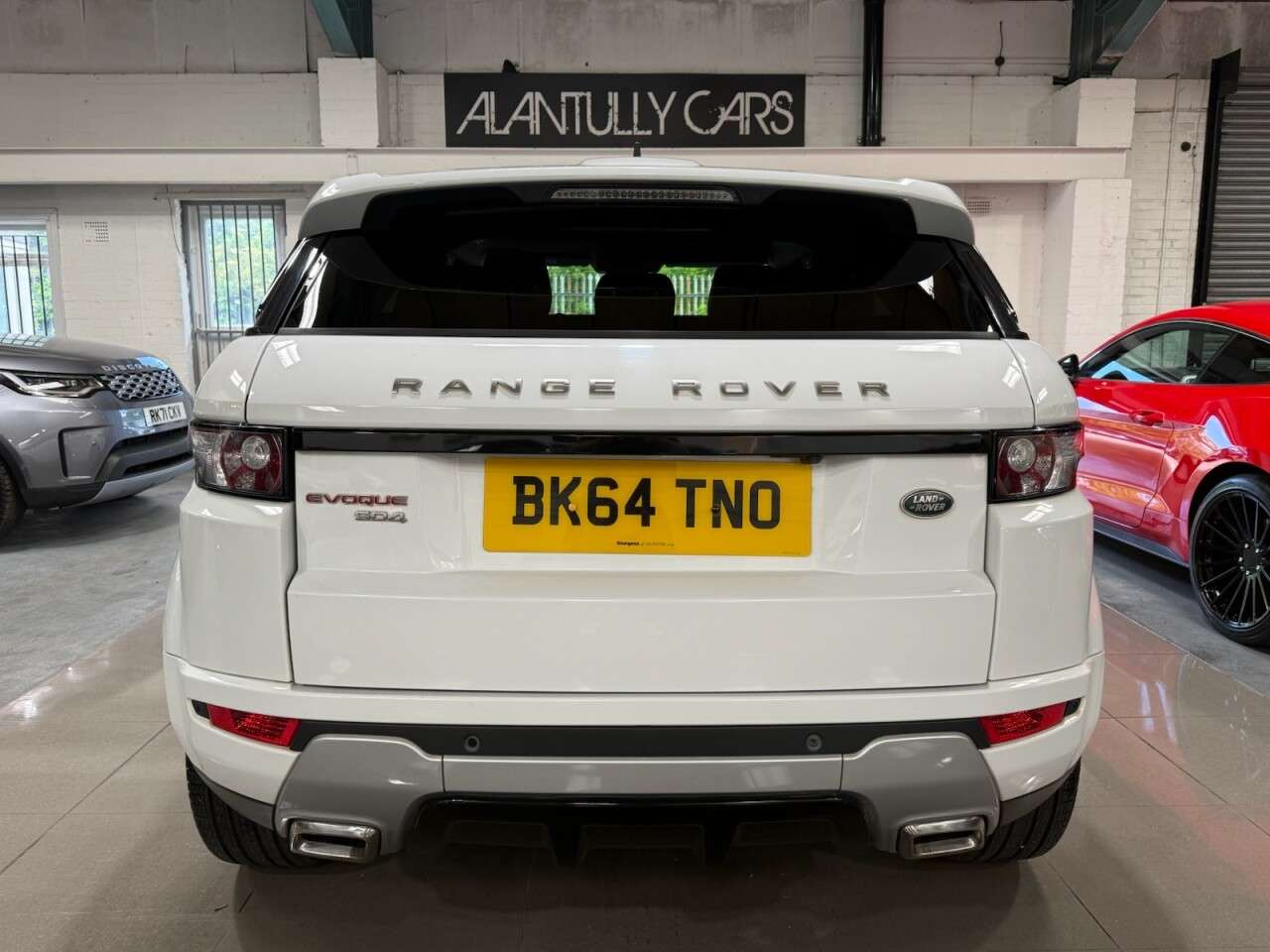 A 2014 LAND ROVER RANGE ROVER EVOQUE 2.2 SD4 Dynamic SUV 5dr Diesel Manual 4WD Euro 5 (s/s) (190 ps) A 2014 LAND ROVER RANGE ROVER EVOQUE 2.2 SD4 Dynamic SUV 5dr Diesel Manual 4WD Euro 5 (s/s) (190 ps)