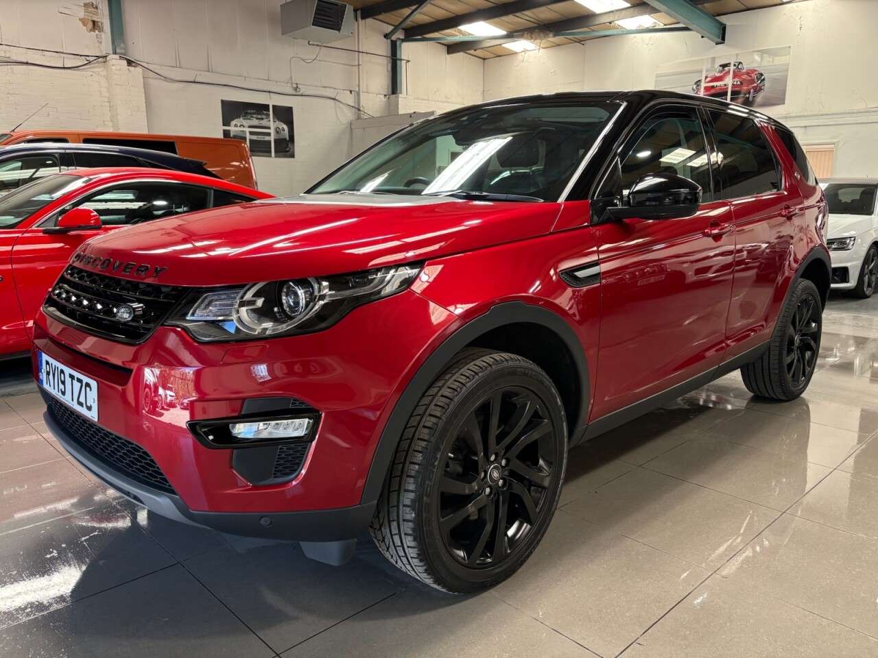 A 2019 LAND ROVER DISCOVERY SPORT 2.0 Si4 HSE SUV 5dr Petrol Auto 4WD Euro 6 (s/s) (240 ps) A 2019 LAND ROVER DISCOVERY SPORT 2.0 Si4 HSE SUV 5dr Petrol Auto 4WD Euro 6 (s/s) (240 ps)