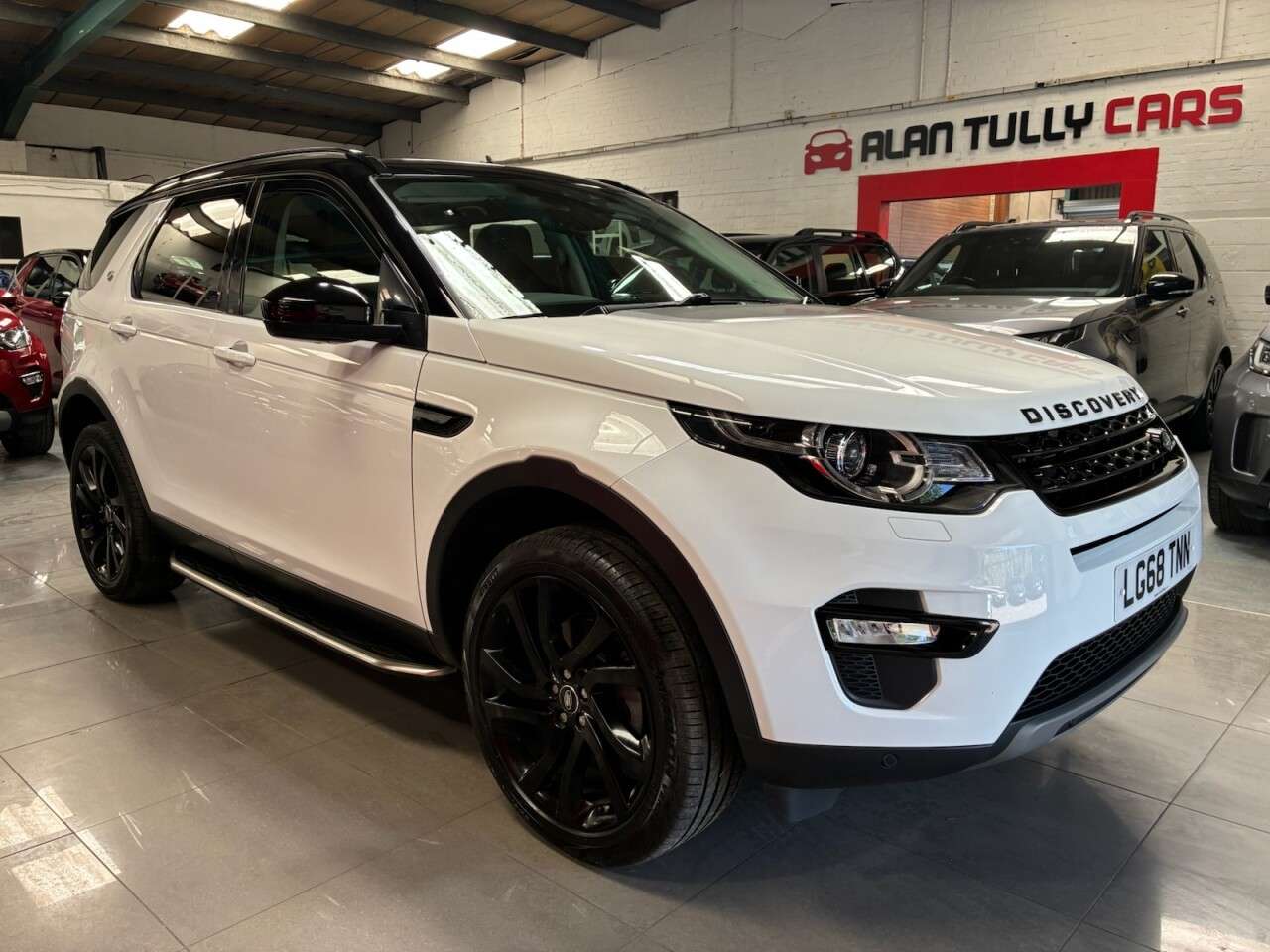 A 2018 LAND ROVER DISCOVERY SPORT 2.0 Si4 HSE SUV 5dr Petrol Auto 4WD Euro 6 (s/s) (240 ps) A 2018 LAND ROVER DISCOVERY SPORT 2.0 Si4 HSE SUV 5dr Petrol Auto 4WD Euro 6 (s/s) (240 ps)