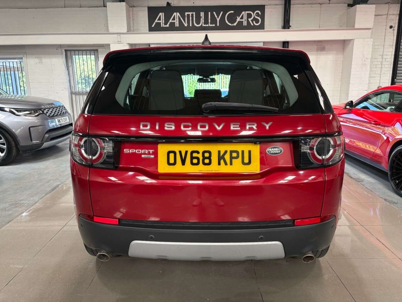 A 2018 LAND ROVER DISCOVERY SPORT 2.0 Si4 HSE SUV 5dr Petrol Auto 4WD Euro 6 (s/s) (240 ps) A 2018 LAND ROVER DISCOVERY SPORT 2.0 Si4 HSE SUV 5dr Petrol Auto 4WD Euro 6 (s/s) (240 ps)