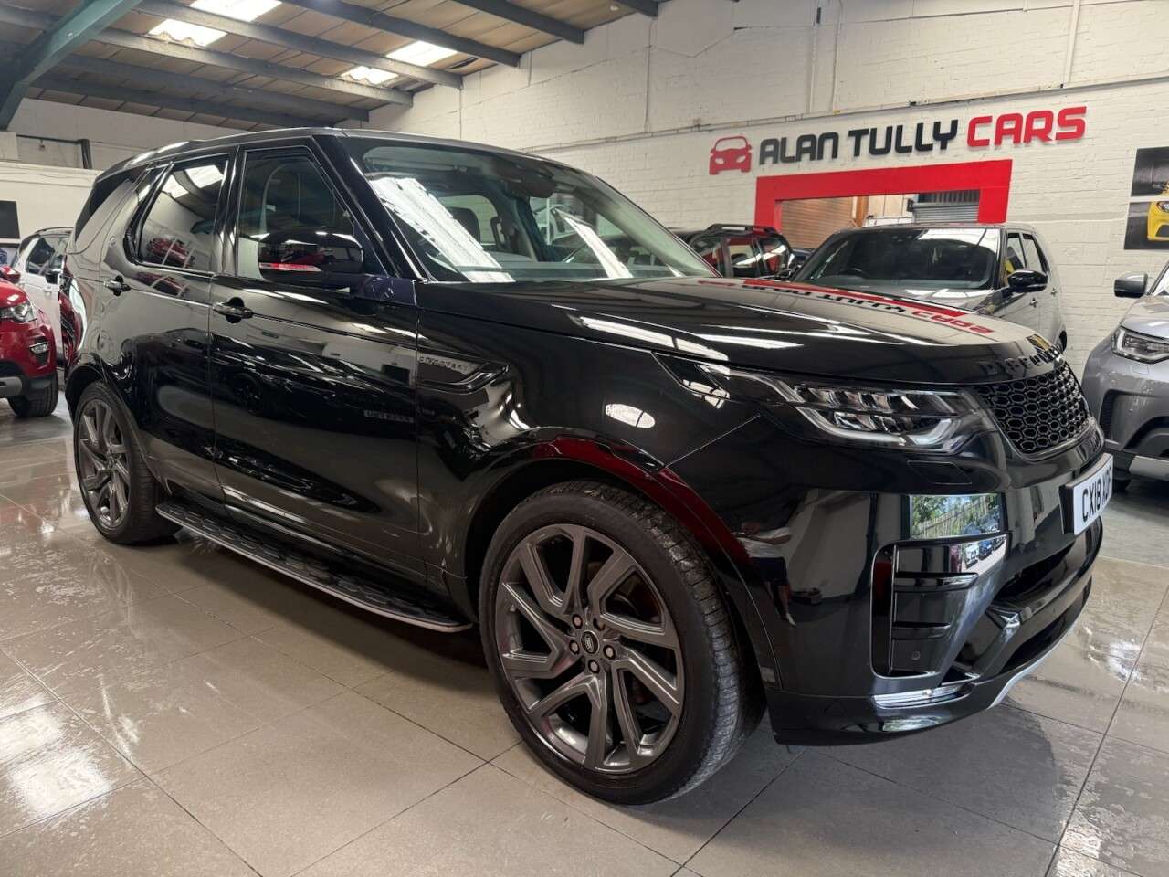 A 2018 LAND ROVER DISCOVERY 3.0 TD V6 HSE SUV 5dr Diesel Auto 4WD Euro 6 (s/s) (258 ps) A 2018 LAND ROVER DISCOVERY 3.0 TD V6 HSE SUV 5dr Diesel Auto 4WD Euro 6 (s/s) (258 ps)
