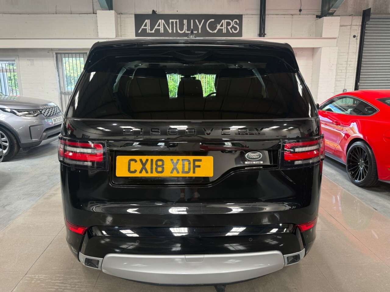 A 2018 LAND ROVER DISCOVERY 3.0 TD V6 HSE SUV 5dr Diesel Auto 4WD Euro 6 (s/s) (258 ps) A 2018 LAND ROVER DISCOVERY 3.0 TD V6 HSE SUV 5dr Diesel Auto 4WD Euro 6 (s/s) (258 ps)