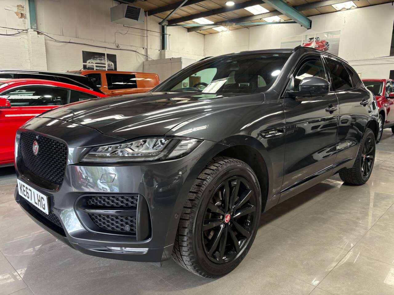 A 2017 JAGUAR F-PACE 2.0 P250i R-Sport SUV 5dr Petrol Auto AWD Euro 6 (s/s) (250 ps) FULL JAGUAR A 2017 JAGUAR F-PACE 2.0 P250i R-Sport SUV 5dr Petrol Auto AWD Euro 6 (s/s) (250 ps) FULL JAGUAR