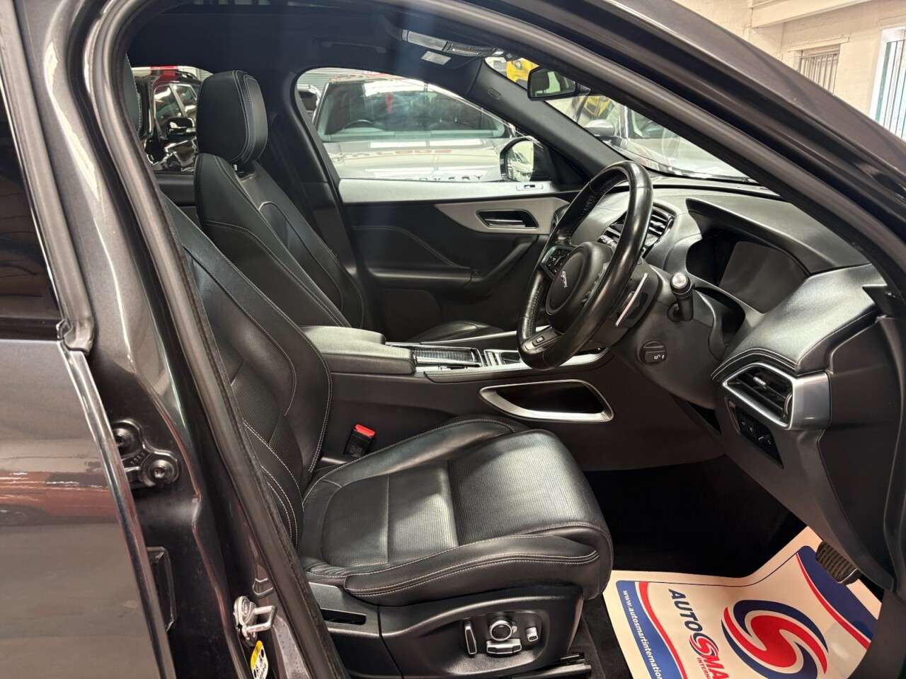 2017 JAGUAR F-PACE 2017 JAGUAR F-PACE
