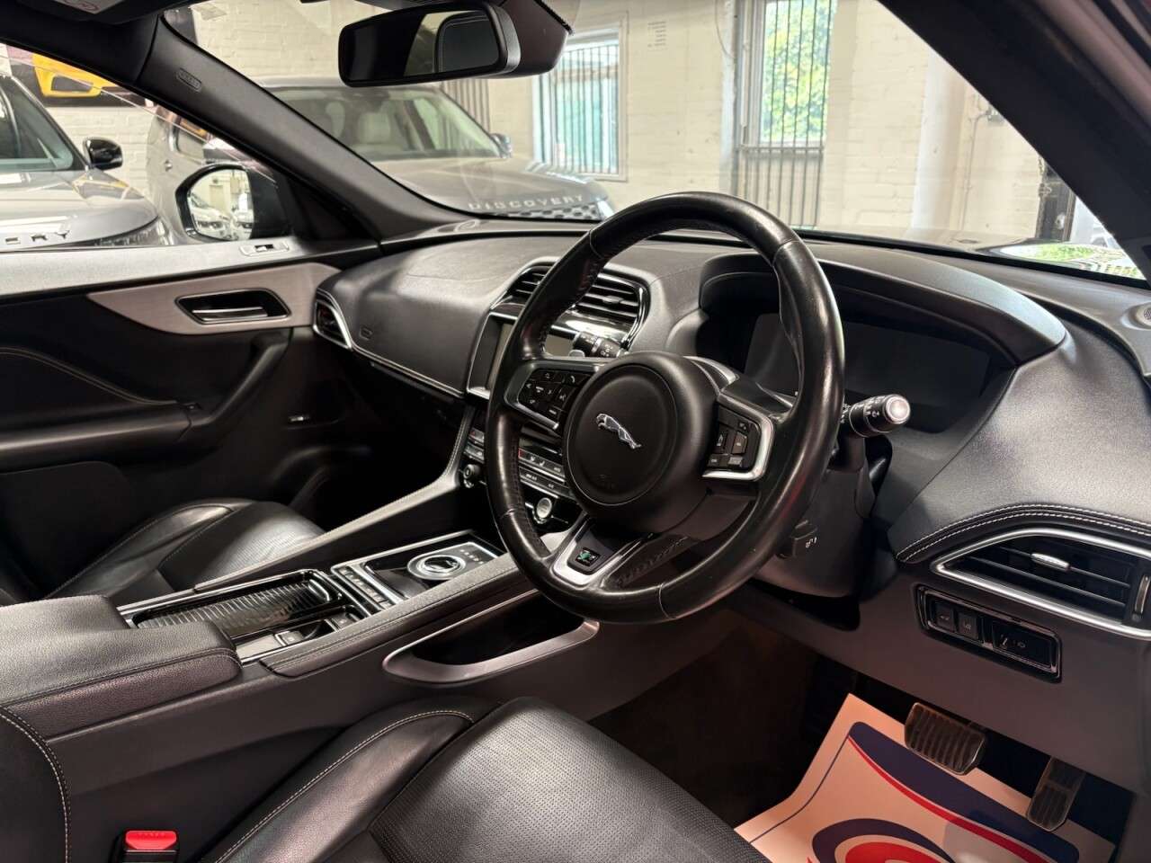 2017 JAGUAR F-PACE 2017 JAGUAR F-PACE