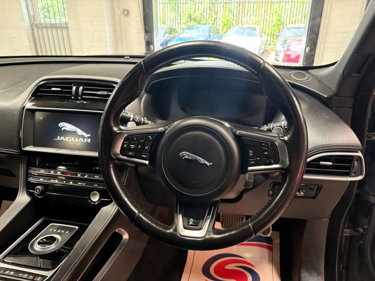 2017 JAGUAR F-PACE 2017 JAGUAR F-PACE