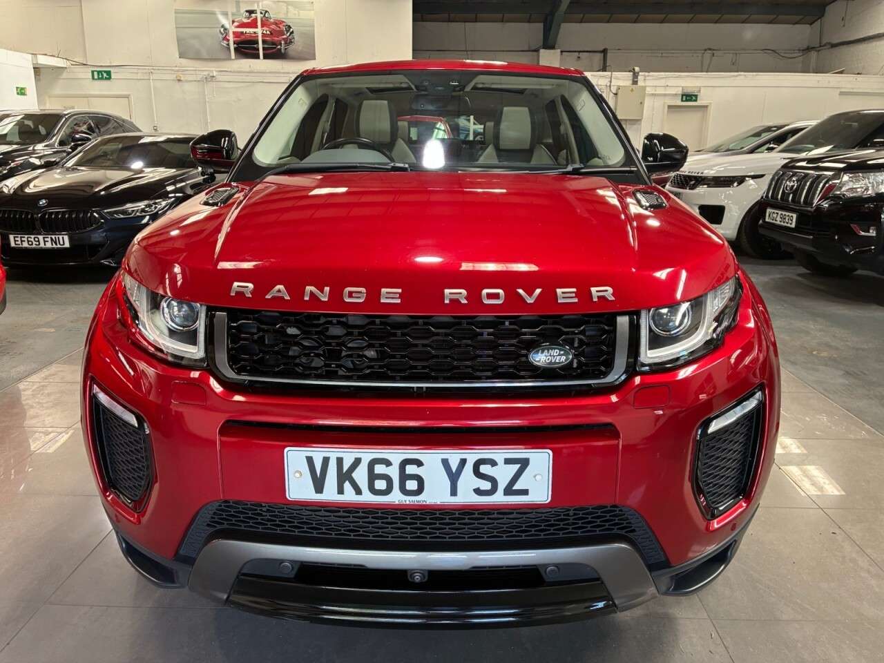 A 2016 LAND ROVER RANGE ROVER EVOQUE 2.0 Si4 HSE Dynamic SUV 5dr Petrol Auto 4WD Euro 6 (s/s) (240 ps) A 2016 LAND ROVER RANGE ROVER EVOQUE 2.0 Si4 HSE Dynamic SUV 5dr Petrol Auto 4WD Euro 6 (s/s) (240 ps)