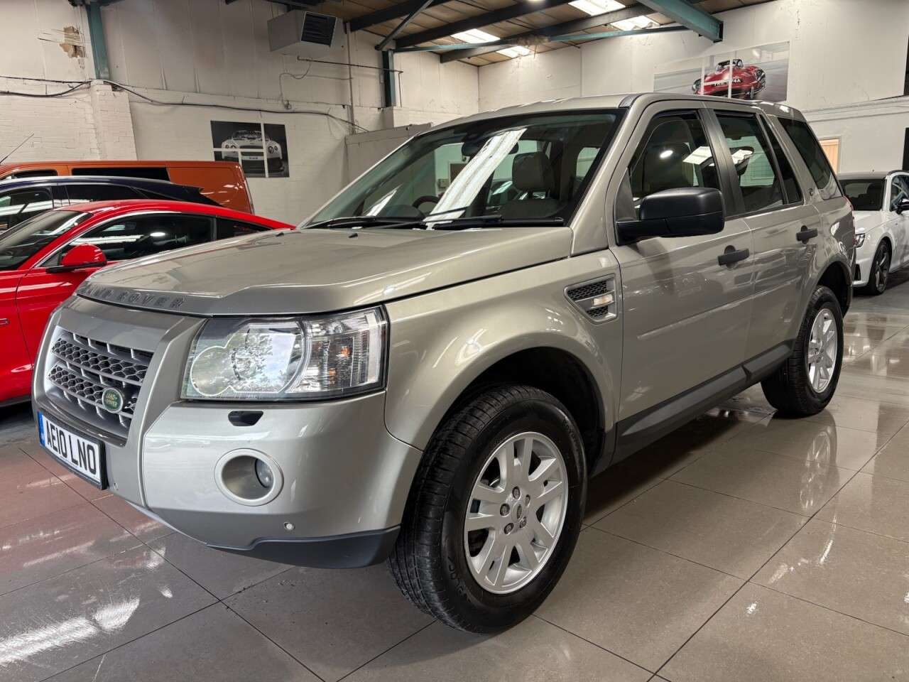 A 2010 LAND ROVER FREELANDER 2 2.2 TD4 XS SUV 5dr Diesel Auto 4WD Euro 4 (160 ps) A 2010 LAND ROVER FREELANDER 2 2.2 TD4 XS SUV 5dr Diesel Auto 4WD Euro 4 (160 ps)