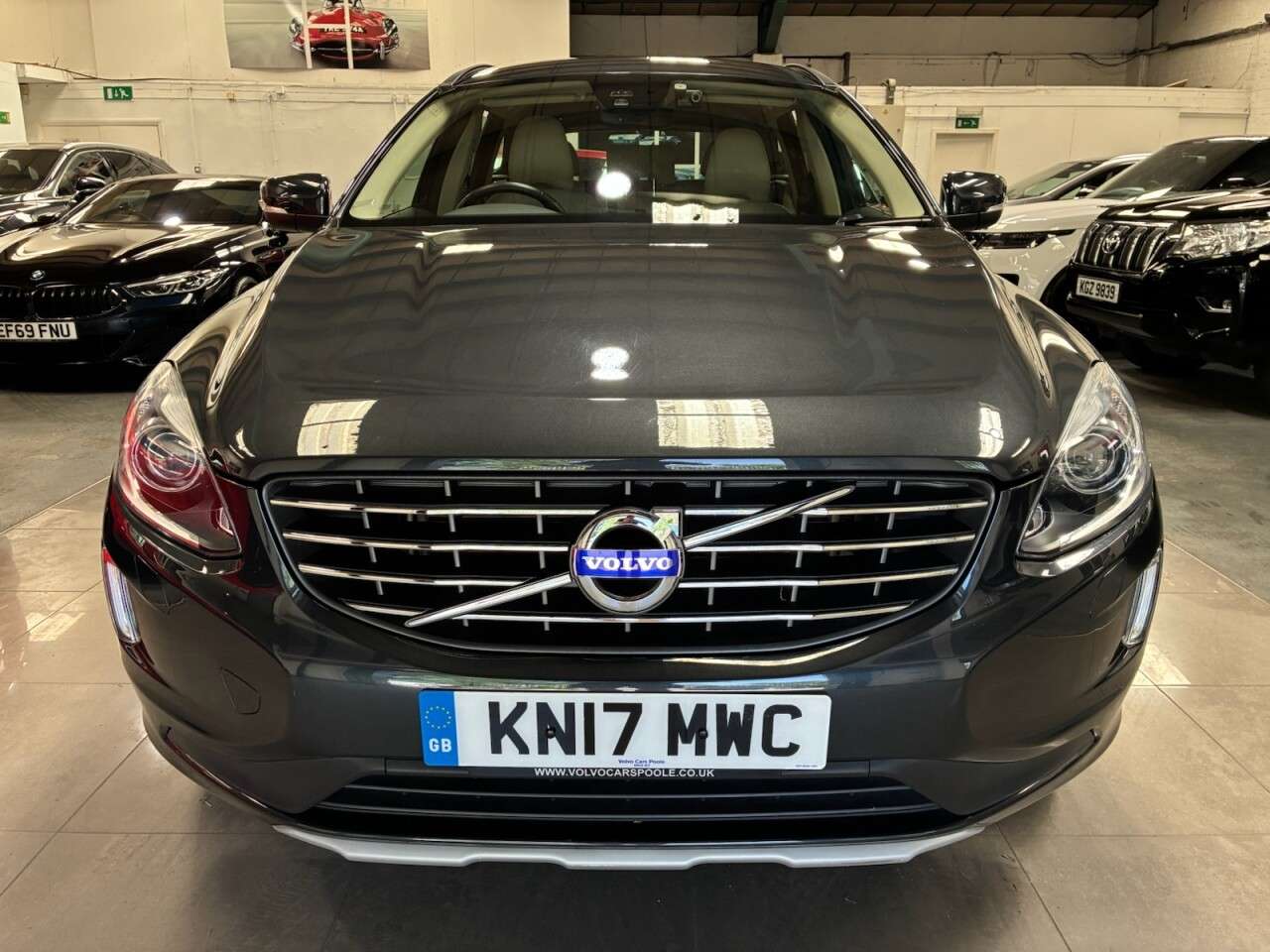 A 2017 VOLVO XC60 2.0 T5 SE Nav SUV 5dr Petrol Auto Euro 6 (s/s) (245 ps) A 2017 VOLVO XC60 2.0 T5 SE Nav SUV 5dr Petrol Auto Euro 6 (s/s) (245 ps)